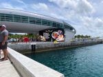 Màn hình Led khổ lớn ấn tượng  của Bảo tàng giáo dục Junkanoo và Cảng du thuyền Nassau, Bahamas, Mỹ